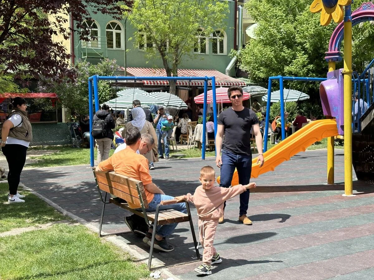 Eskişehirliler önce sandığa, sonra parklara koştu