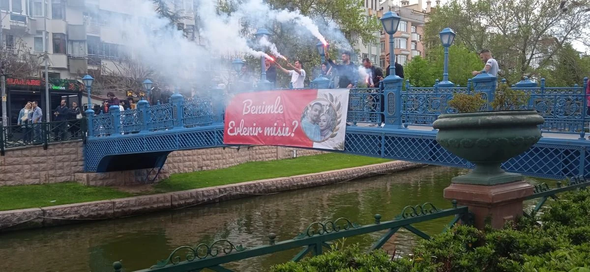 Porsuk çayında evlilik teklifi