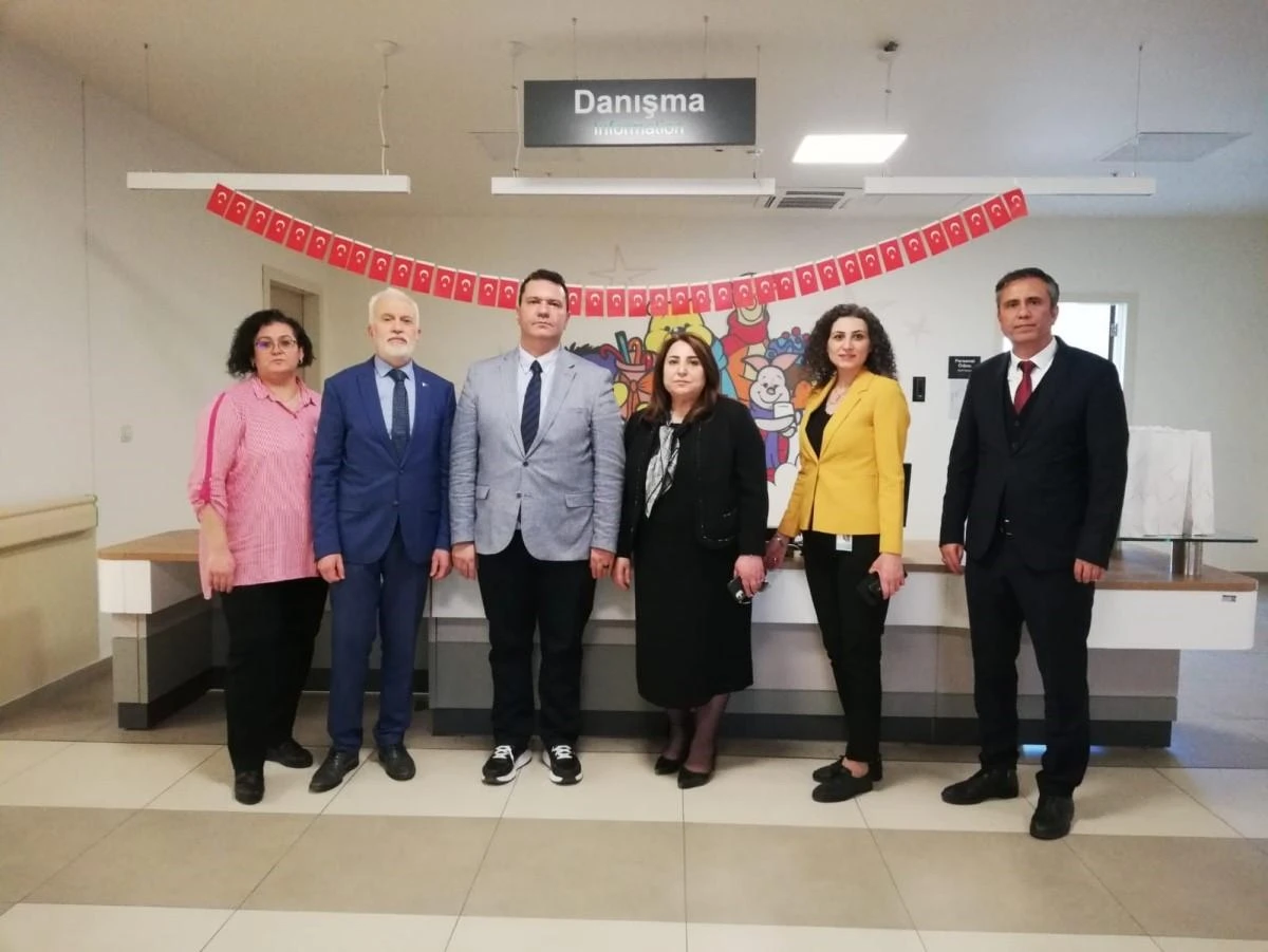 Hastanedeki çocuklara 23 Nisan Ziyareti