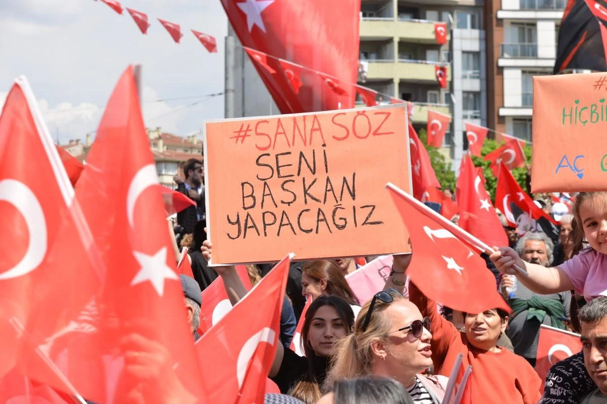 Kemal Kılıçdaroğlu ve Mansur Yavaş, Eskişehirliler ile bir araya geldi