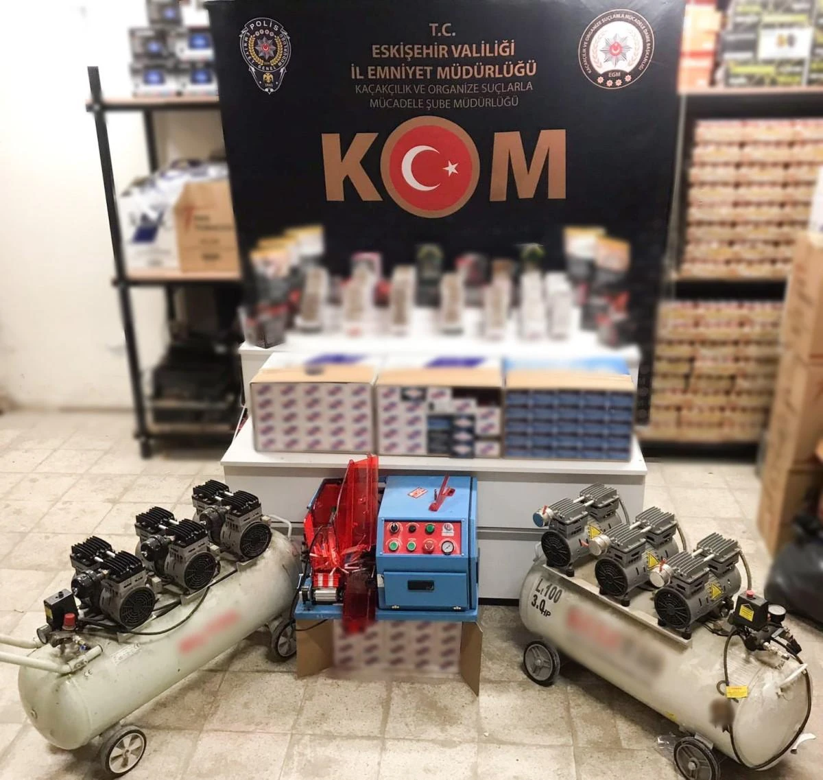 Eskişehir’de çok sayıda kaçak ürün ele geçirilirken 18 şüpheli yakalandı