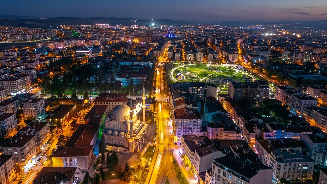 Eskişehir Gece 03.00’te Şehir Nasıl Değişiyor?