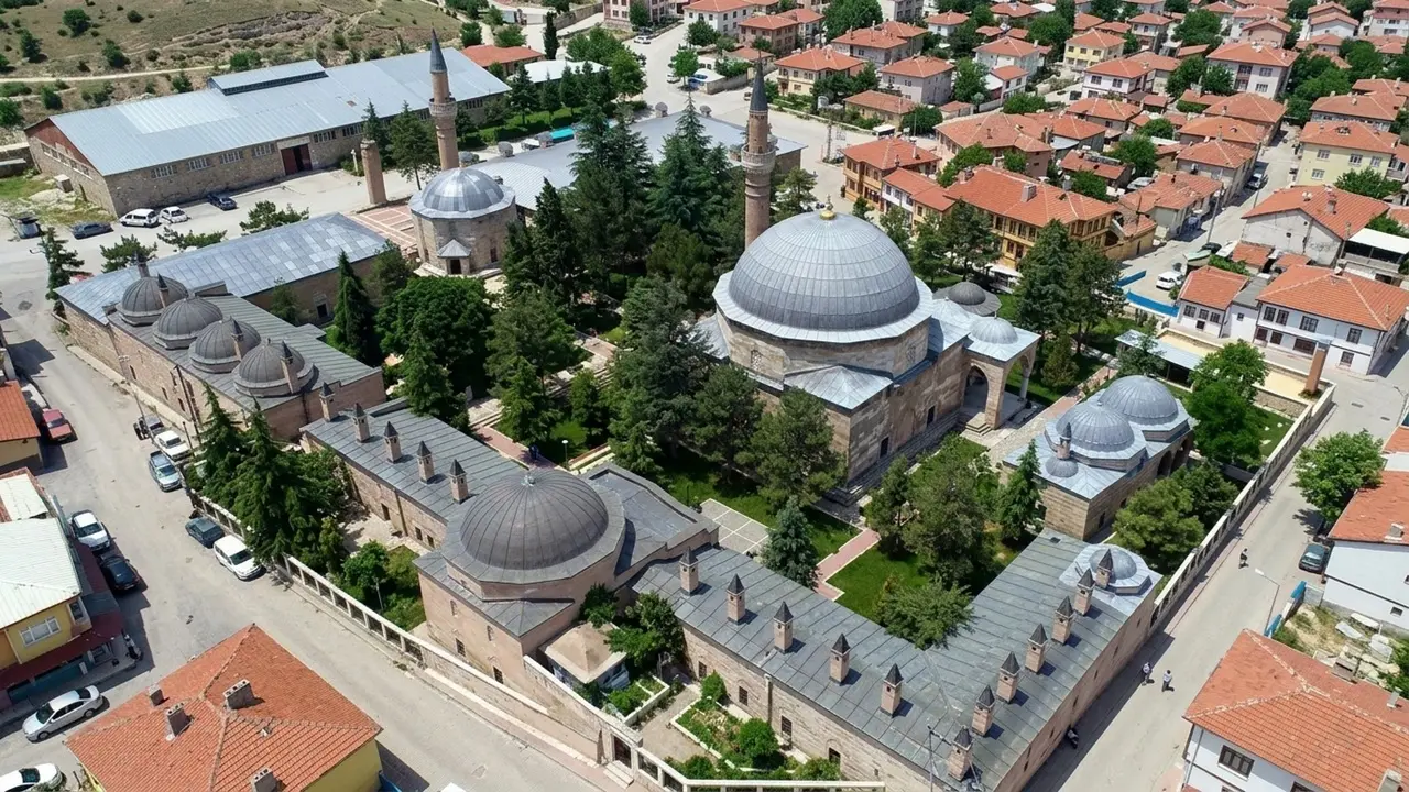 6- Kurşunlu Külliyesi ve Camii