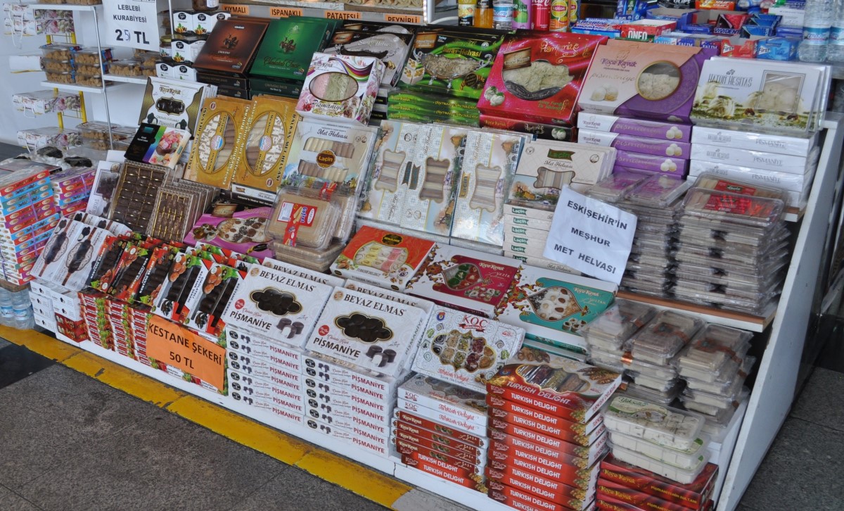 Otogar esnafının en çok sattığı ürün meşhur met helvası
